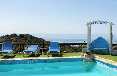 Malgrat de Mar House | Vacation Home "Can di Luca" with Sea View, Pool & Wi-Fi