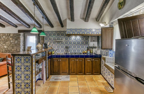 Cantallops House | Vacation Home "Can Cortada" with Mountain View, Private Terrace & Barbecue