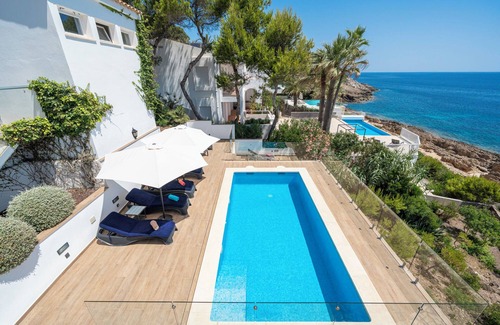 Provensals House | Vacation Home "Carol On The Rocks Mhm" with Sea View, Private Pool & Wi-Fi