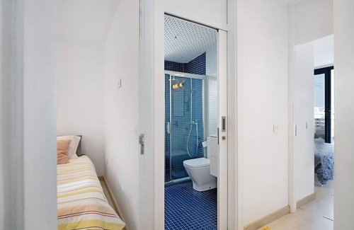 Arrieta House | Vacation Home "Casa Anclada Alta en Arrieta" with Shared Garden & Wi-Fi