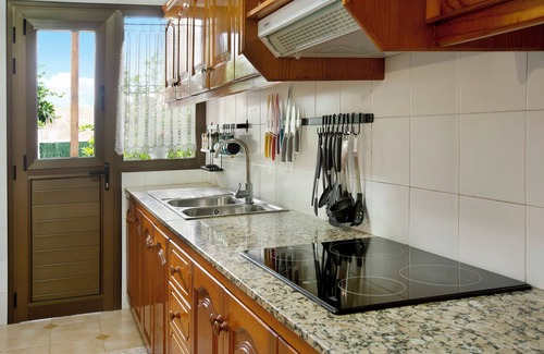La Solana Villa | Vacation Home "Casa Juani" with Mountain View, Pool, Wi-Fi, Terraces & Garden