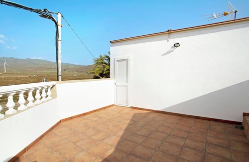 Aguimes House | Vacation Home "Casa Los Abuelos 2" with Mountain View, Private Terraces & Wi-Fi