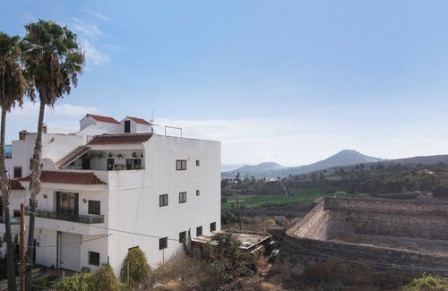 Firgas House | Vacation Home "Casa Lucía" with Sea View, Private Terrace & Wi-Fi