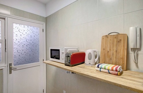 Candelaria House | Vacation Home "Casa Roberto" with Private Balcony, Shared Pool & Wi-Fi