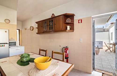 Pera House | Vacation Home "Casa Rocha" with Sea View, 2 Private Terraces & Wi-Fi