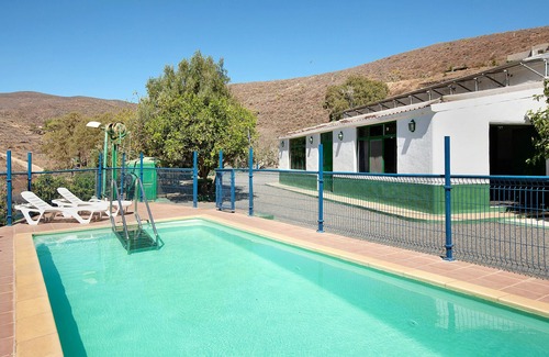 Ingenio House | Vacation Home 'Casa Rural Aguatona' with Mountain View, Pool, Garden, A/C & Wi-Fi