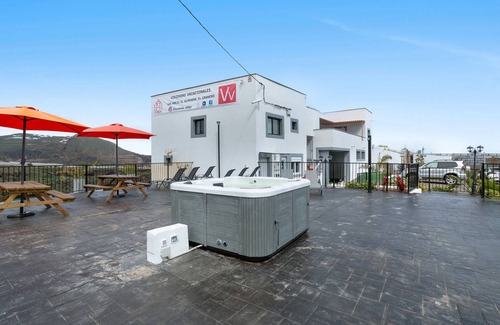Moya House | Vacation Home 'El Alpendre' with Shared Terrace, Shared Garden and Wi-Fi