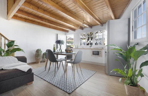 Santa Barbara House | Vacation Home 'Casa Evarista' with Sea View, Private Terrace and Wi-Fi