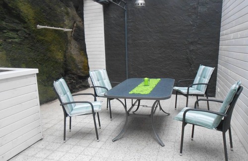 Traben-Trarbach House | Vacation home Felsennest an der Moselschleife - apartment/apartment, bath, WC, 2