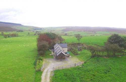 Denbigh House | Vacation home Forest Den in Llanrwst - 6 persons, 3 bedrooms