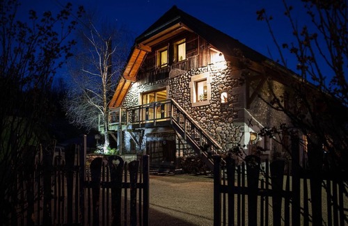 Val-de-Fier House | Vacation Home "Gîte de Charme du Saladin" with Private Garden