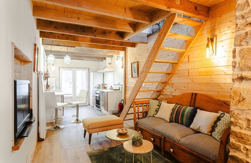 Nuaille d'Aunis House | Vacation Home "Gîte La Muscardine Avec Spa" with Private Terrace & Wi-Fi