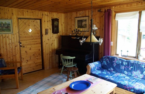 Varmlands Nysater House | Vacation home Gårdsvik by the lake with boat