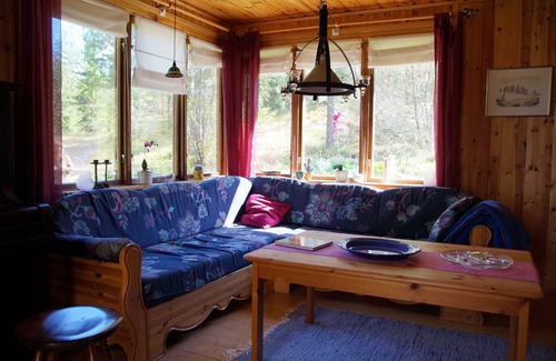 Varmlands Nysater House | Vacation home Gårdsvik by the lake with boat