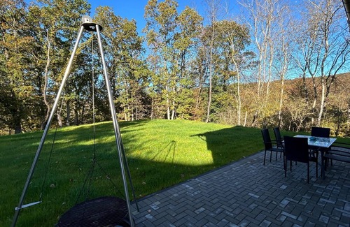 Gemund House | Vacation home Haselnuss in the middle of the Eifel for 6 persons + 2 dogs incl. garden