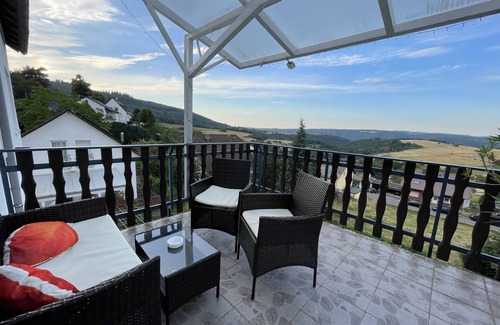 Boppard House | Vacation home "Haus Der Rosen" in Boppard Rheinbay for up to 16 people (DE)