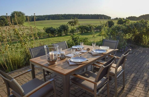 Neuendorf House | Vacation home Hideaway - close to the beach, chic vacation home with beautiful garden -