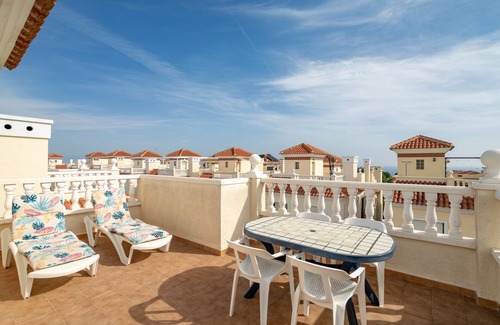 Gran Alacant House | Vacation Home "Holiday Beach Gran Alacant" with Shared Pool, Private Terrace & Wi-Fi