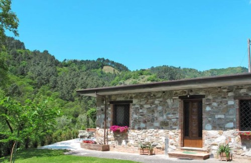 Massa House | Vacation home Il Gelso in Marina di Massa - 4 persons, 1 bedrooms