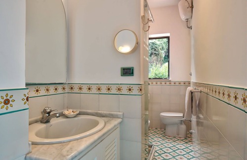 Anacapri House | Vacation Home in Capri with 2 bedrooms sleeps 4