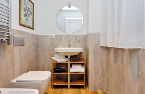 Rione XVI Ludovisi House | Vacation Home in Rome with 1 bedrooms sleeps 4
