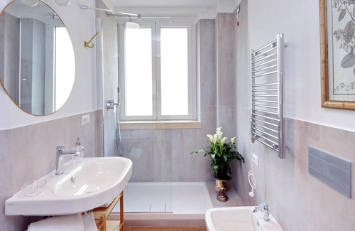 Rione XVI Ludovisi House | Vacation Home in Rome with 2 bedrooms sleeps 6