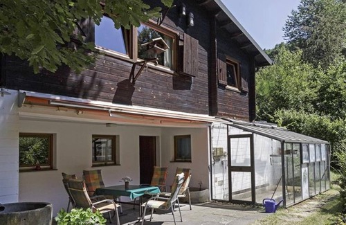 Dommershausen House | Vacation home Karrenbrock - 5-bed apartment