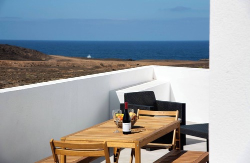 La Santa House | Vacation Home 'Kay 4' with Sea View, Wi-Fi and Air Conditioning