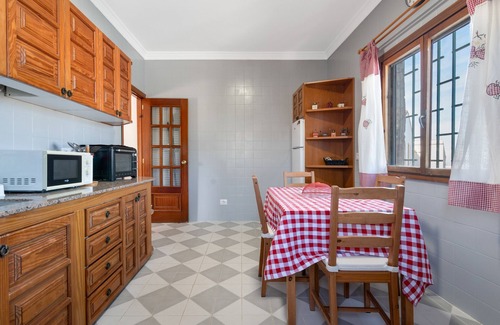 Teror House | Vacation Home 'La Casa De Teror' with Sea View, Private Pool and Wi-Fi
