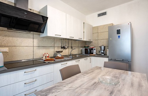 Martina Franca House | Vacation Home "La Valle dei Trulli" with Private Garden, Whirlpool & Wi-Fi