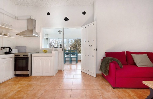 El Tanque House | Vacation Home 'Las Rosas' with Mountain View, Private Terrace and Wi-Fi