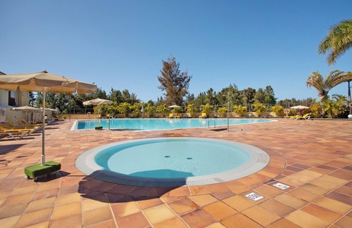 Maspalomas House | Vacation Home 'Las Velas 37' with Shared Pool, Wi-Fi and Air Conditioning