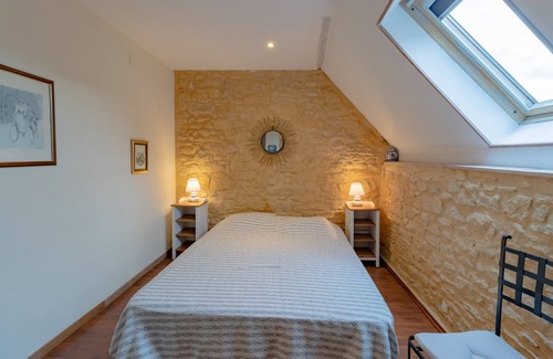 Sainte-Mondane House | Vacation Home "Le Bonheur Dans Notre Pré" with Private Heated Pool & Terrace & Wi-Fi