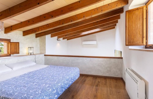 Binissalem House | Vacation Home "Le Petit Paradis" with Mountain View, Pool, Wi-Fi, A/C, Jacuzzi, Terrace & Garden