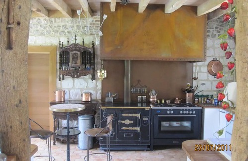 Canouville House | Vacation Home "Les Herbes Folles" with Wi-Fi and Garden