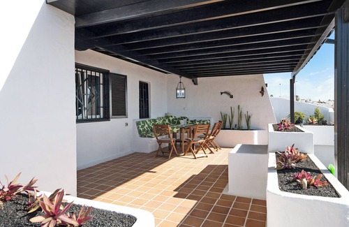 Puerto del Carmen House | Vacation Home "Los Angeles" with Sea View, Private Terrace & Wi-Fi