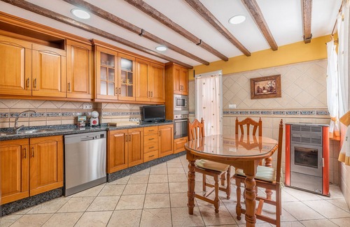 Velilla-Taramay House | Vacation Home "Los Pinos Mar y Montaña" with Mountain View, Pool, Wi-Fi, Garden & Terrace