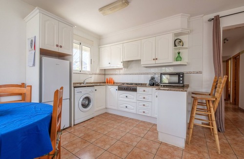 Vinaros House | Vacation Home 'Marblau 3' with Pool, Garden & Air Conditioning