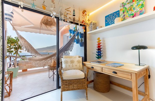 Tabaiba House | Vacation Home "Mouna's House" with Sea View, Shared Pool & Wi-Fi