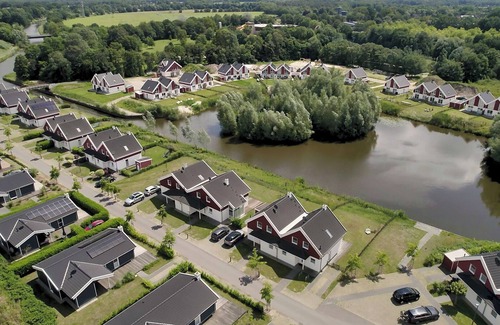 Nordhorn House | Vacation home near the beach with stove, sauna and whirlpool