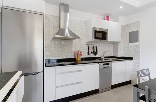 San Fernando House | Vacation Home 'Parigina' with Sea View, Private Terrace and Wi-Fi