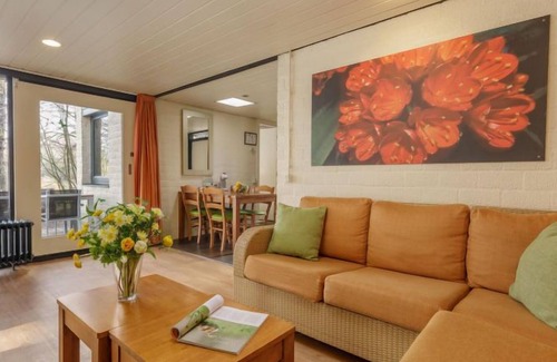 Dalen House | Vacation home Park De Huttenheugte in Dalen - 4 persons, 2 bedrooms