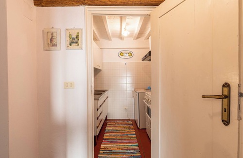 Lucignano House | Vacation Home "Residenza D'Epoca Alcova" with Shared Pool, Shared Garden & Wi-Fi
