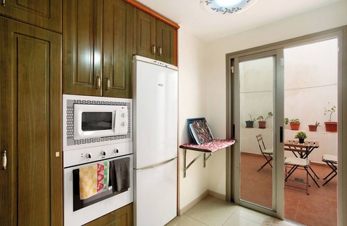 Telde House | Vacation Home 'Residencial Sol Suite' with Private Terrace, Balcony and Wi-Fi