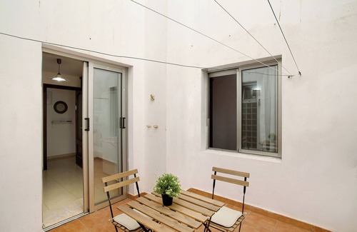 Telde House | Vacation Home 'Residencial Sol Suite' with Private Terrace, Balcony and Wi-Fi