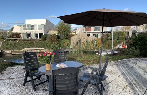 Kortgene Villa | Vacation home right on Lake Veere