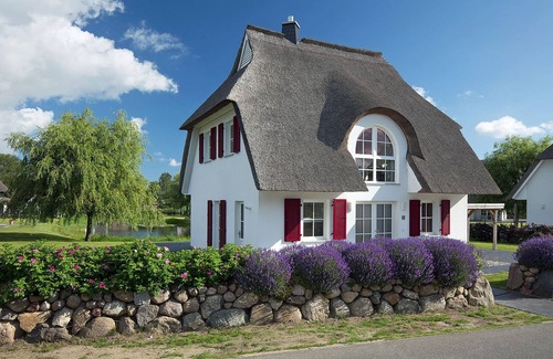 Fuhlendorf House | Vacation home Schilfrohrsänger 61 - Close to nature