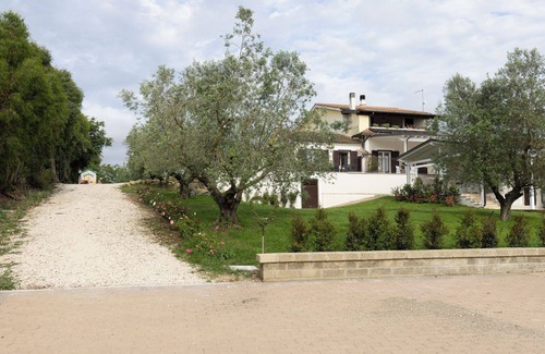 Tragliatella House | Vacation Home The Gardens of BeCa