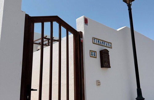 Tias House | Vacation Home 'Timanfaya' with Sea View, Private Pool and Wi-Fi