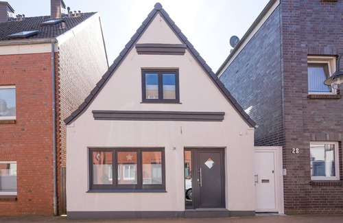 Zentrum House | Vacation home Tine in Husum for up to 4 people